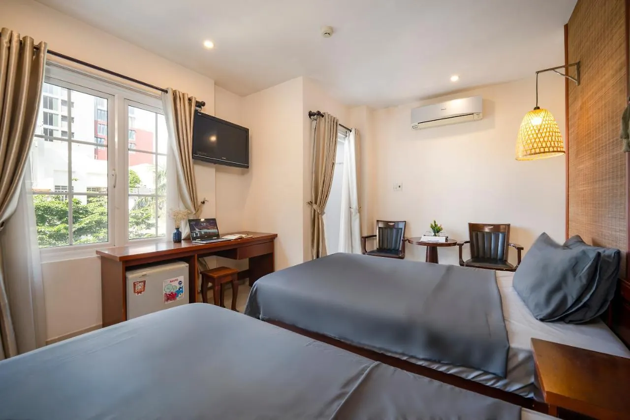 Rustic Hotel Da Nang 0*,